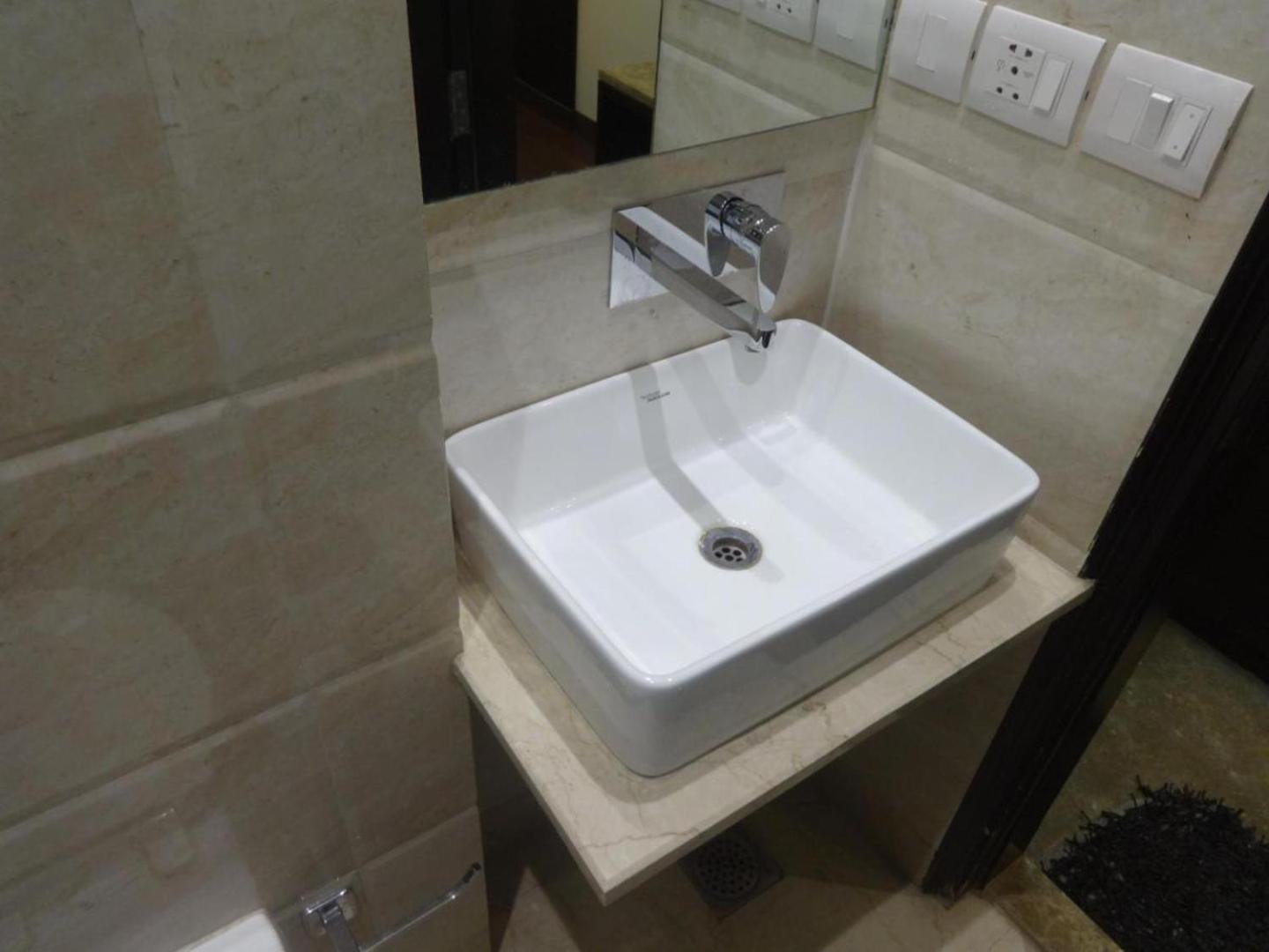 Hotel Chanchal Continental - 02 Mins From New Delhi Railway Station Bagian luar foto