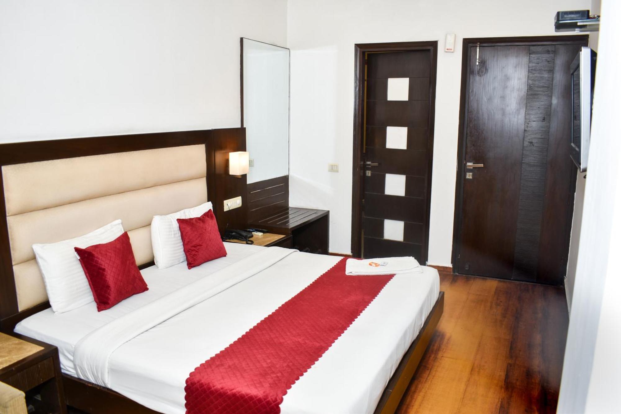 Hotel Chanchal Continental - 02 Mins From New Delhi Railway Station Bagian luar foto