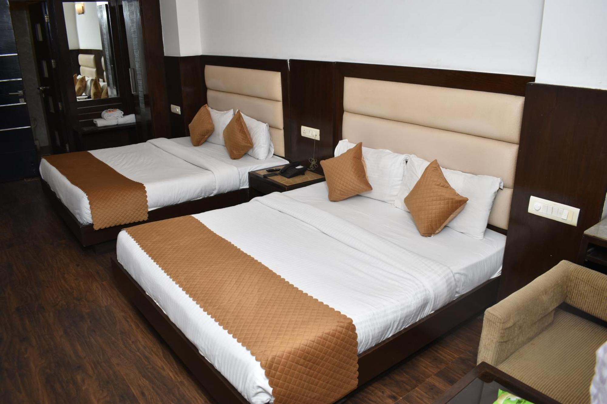 Hotel Chanchal Continental - 02 Mins From New Delhi Railway Station Bagian luar foto