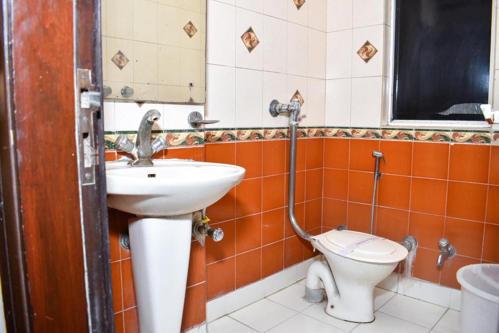 Hotel Chanchal Continental - 02 Mins From New Delhi Railway Station Bagian luar foto