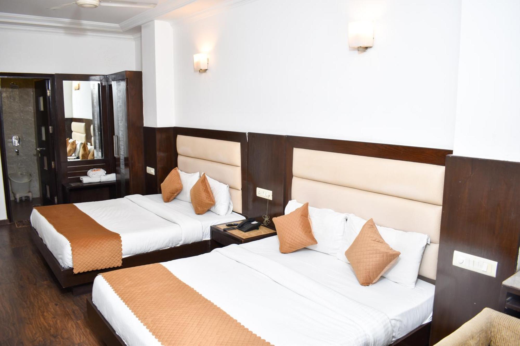 Hotel Chanchal Continental - 02 Mins From New Delhi Railway Station Bagian luar foto