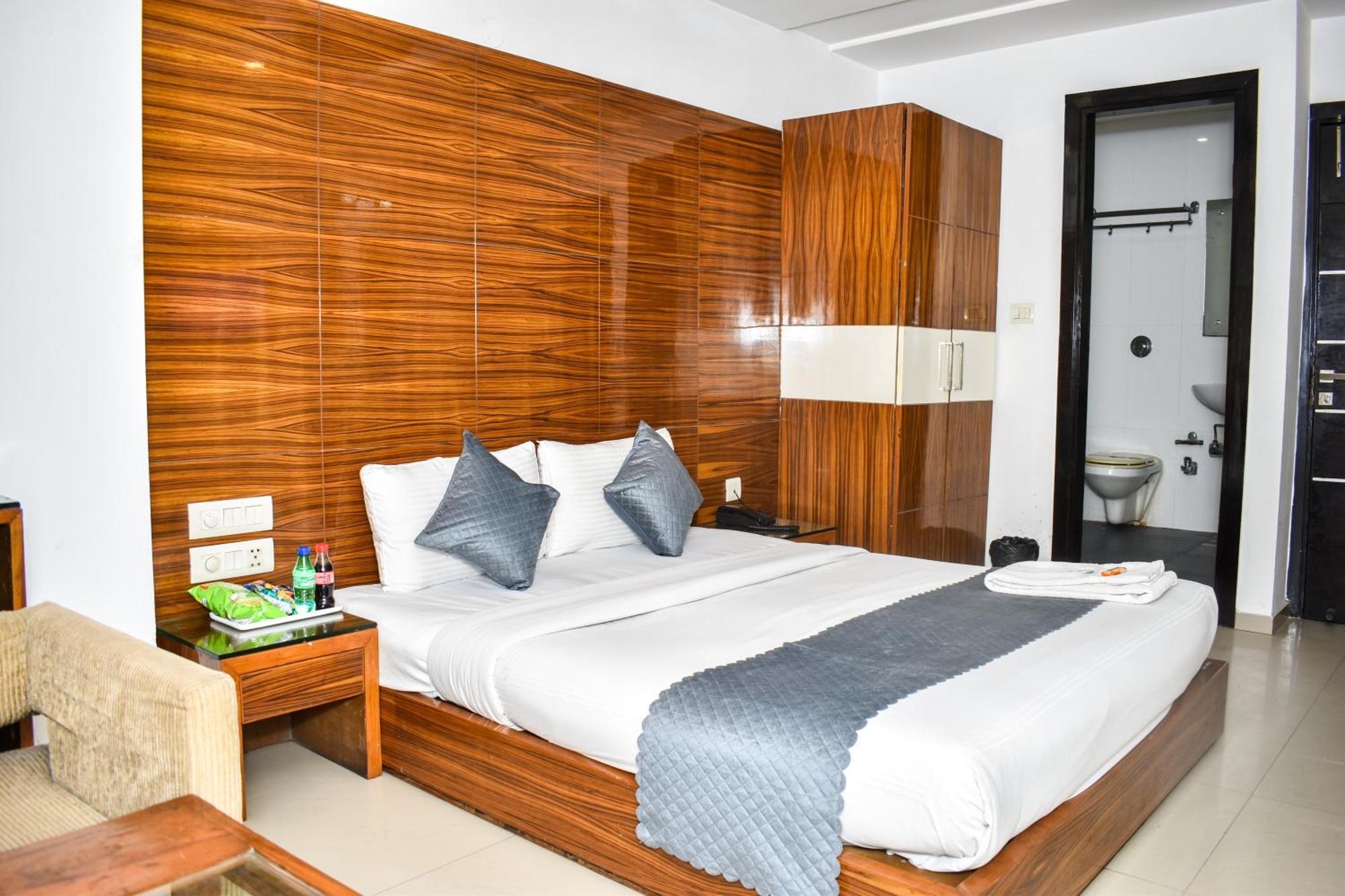 Hotel Chanchal Continental - 02 Mins From New Delhi Railway Station Bagian luar foto