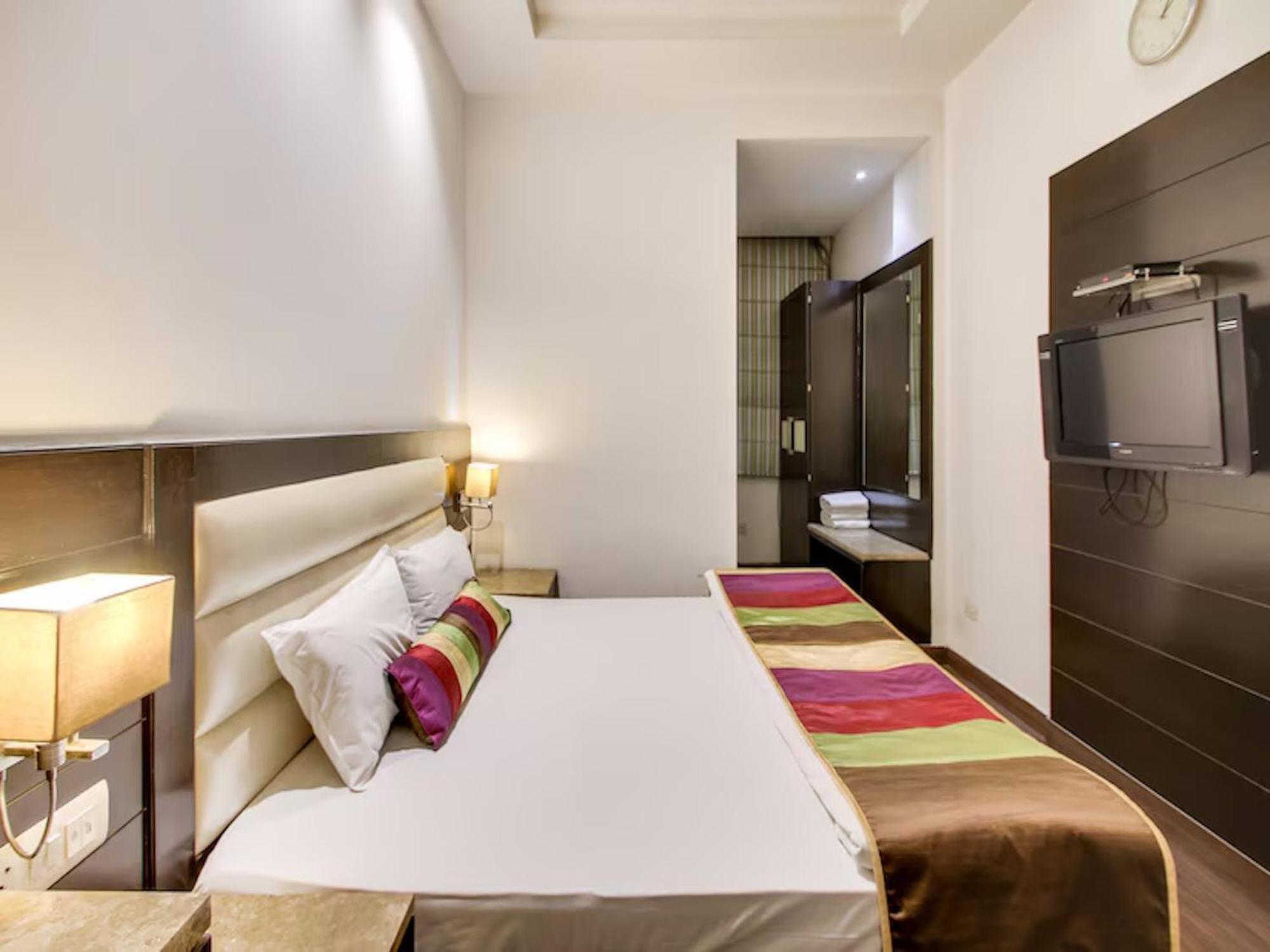 Hotel Chanchal Continental - 02 Mins From New Delhi Railway Station Bagian luar foto