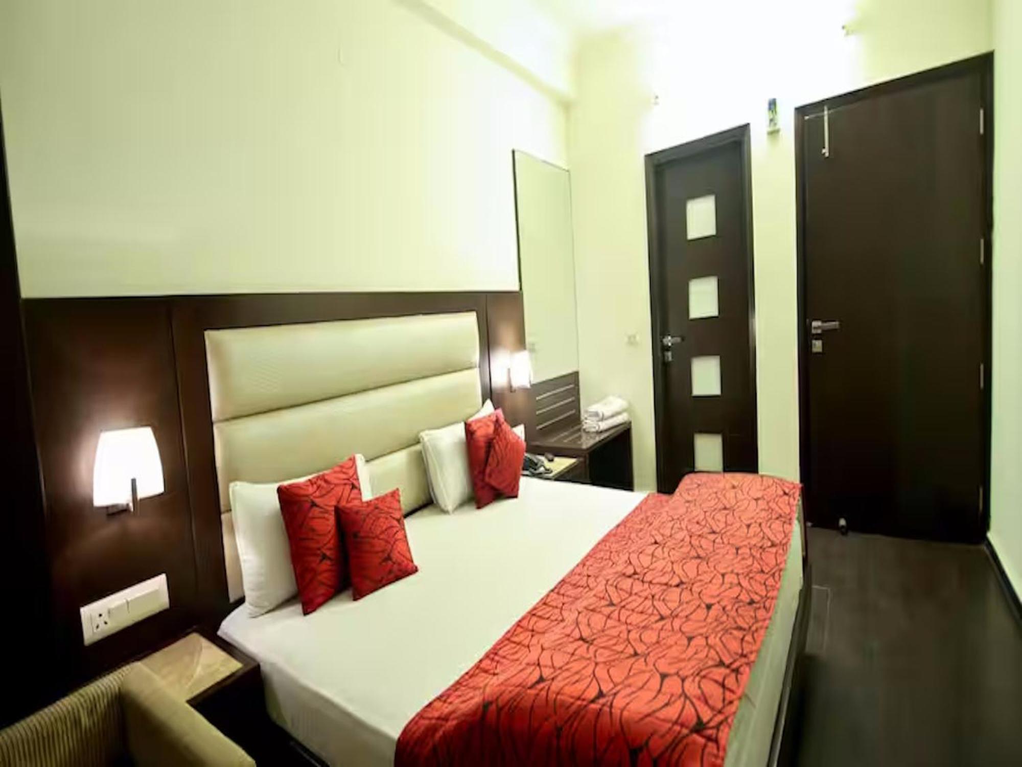 Hotel Chanchal Continental - 02 Mins From New Delhi Railway Station Bagian luar foto