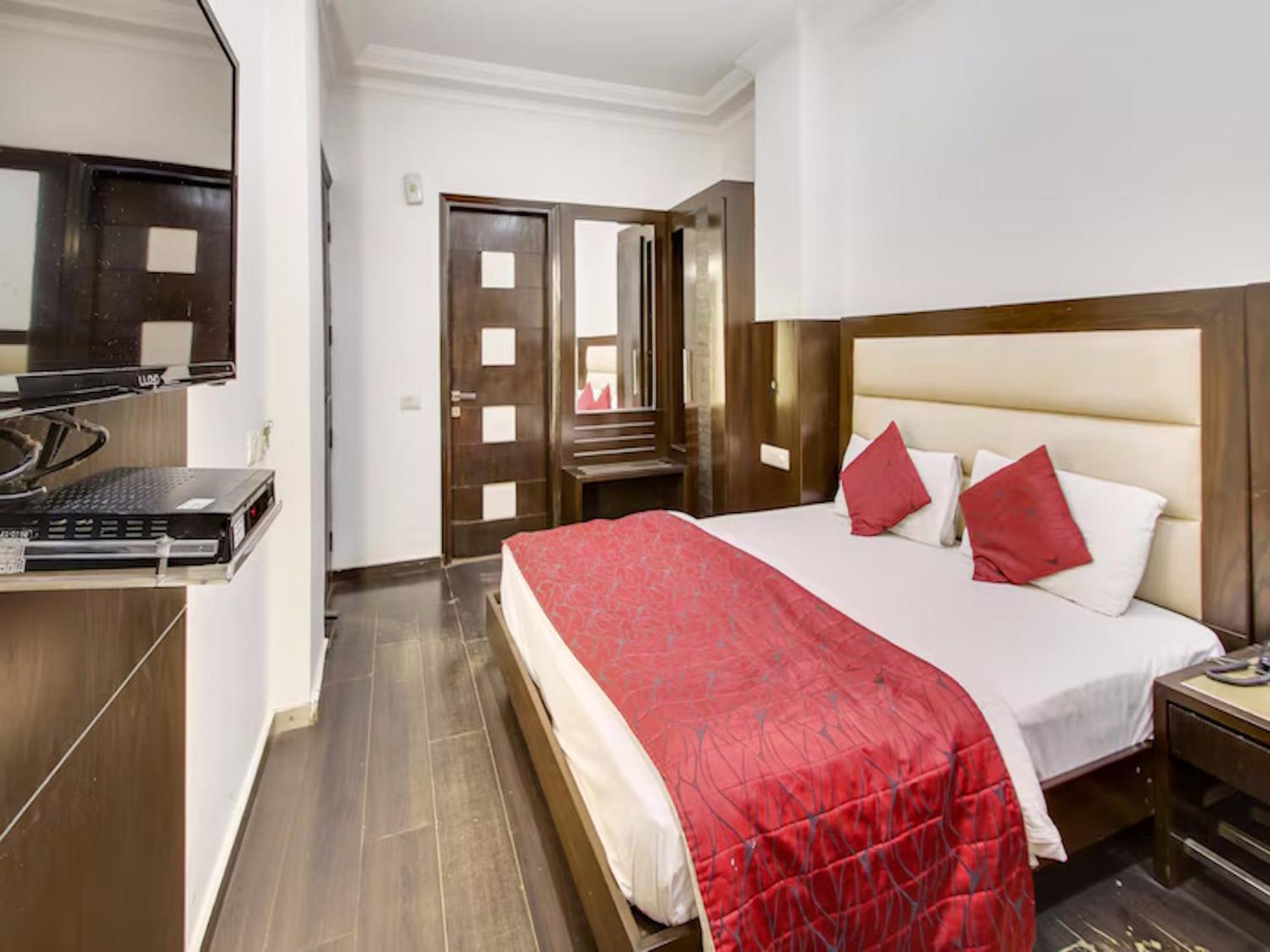 Hotel Chanchal Continental - 02 Mins From New Delhi Railway Station Bagian luar foto